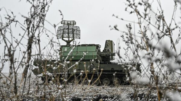 Sistema de defesa aérea Tor-M1 do Distrito Militar Central das Forças Armadas da Rússia na direção de Krasnoarmeysk na zona operação militar especial. - Sputnik Brasil
