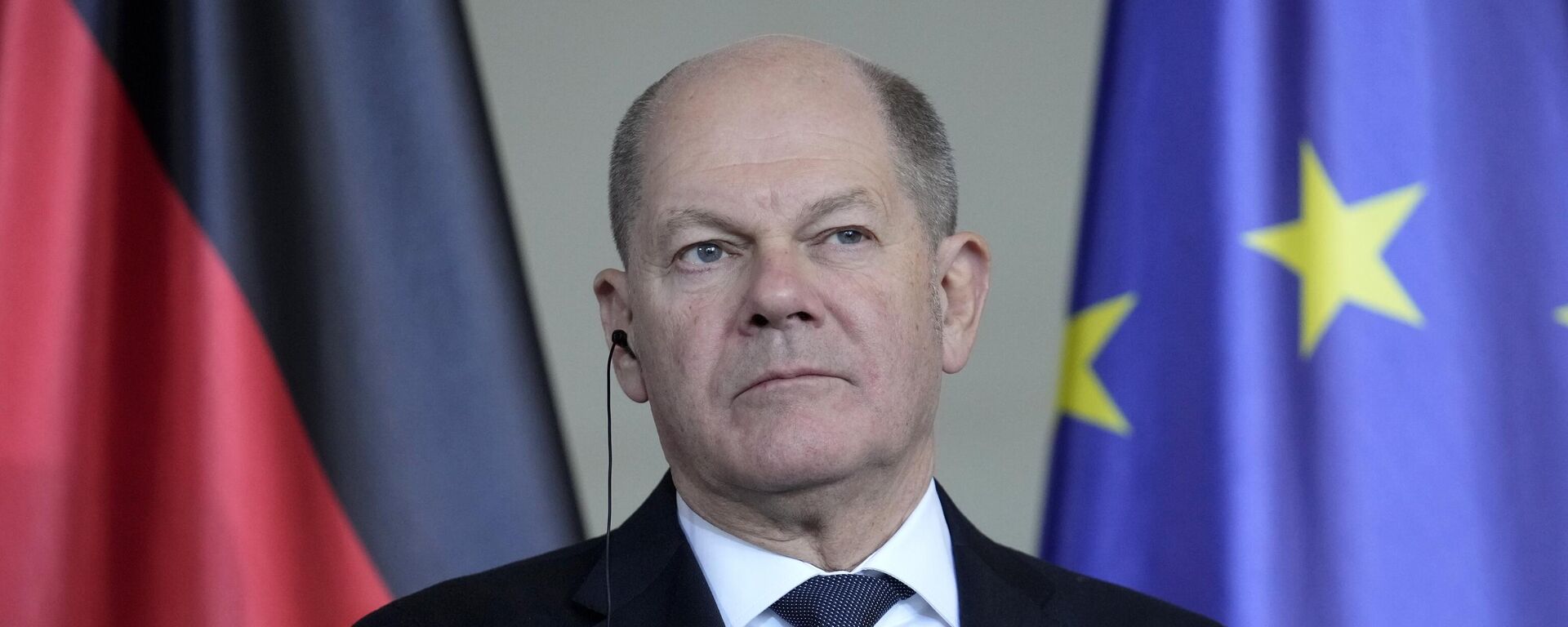 Olaf Scholz, chanceler alemão, participa de coletiva de imprensa conjunta com o primeiro-ministro estoniano, Kristen Michal, na chancelaria em Berlim. Alemanha, 20 de dezembro de 2024 - Sputnik Brasil, 1920, 13.02.2025