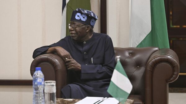 Bola Tinubu durante uma reunião com o secretário de Estado dos EUA, Antony Blinken, na Vila Presidencial em Abuja. Nigéria, 23 de janeiro de 2024 - Sputnik Brasil