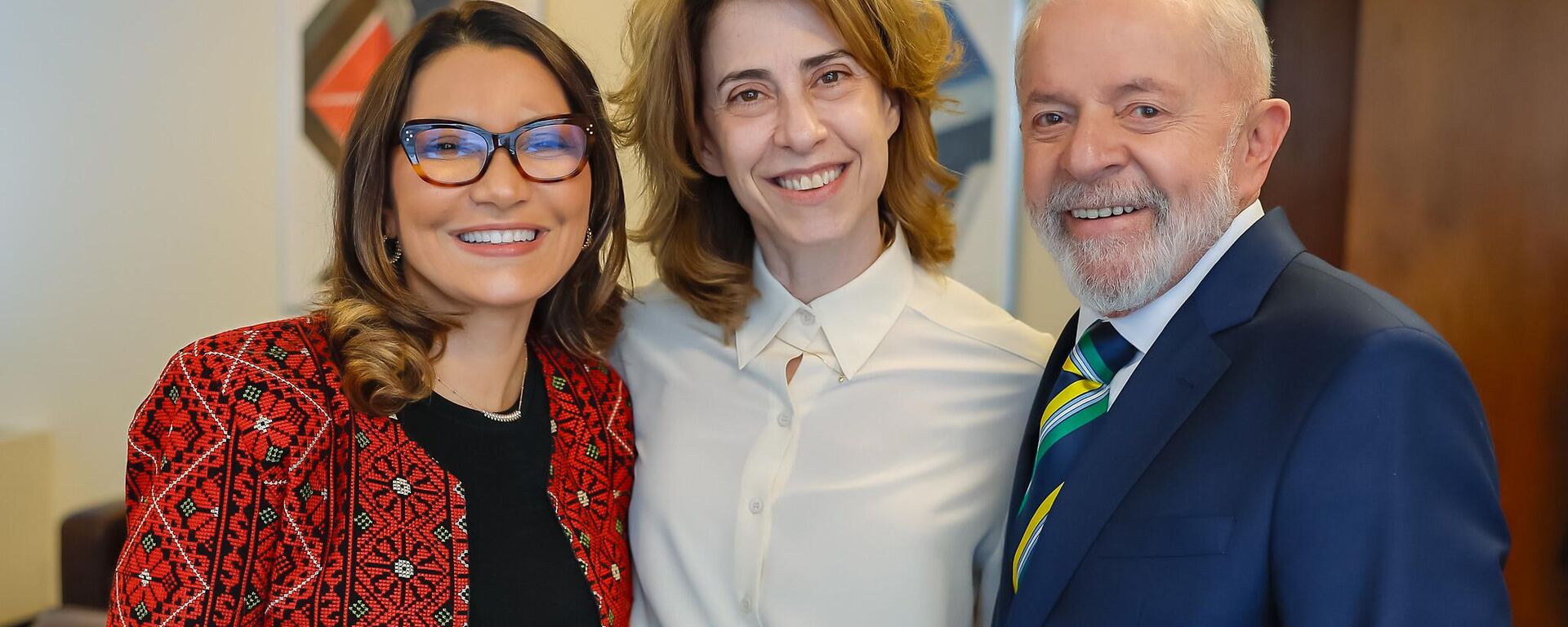 O presidente brasileiro, Luiz Inácio Lula da Silva, a primeira-dama brasileira, Janja da Silva, e a atriz Fernanda Torres em encontro na sede da Organização das Nações Unidas (ONU). Nova York, 24 de setembro de 2024 - Sputnik Brasil, 1920, 07.01.2025