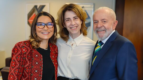 O presidente brasileiro, Luiz Inácio Lula da Silva, a primeira-dama brasileira, Janja da Silva, e a atriz Fernanda Torres em encontro na sede da Organização das Nações Unidas (ONU). Nova York, 24 de setembro de 2024 - Sputnik Brasil