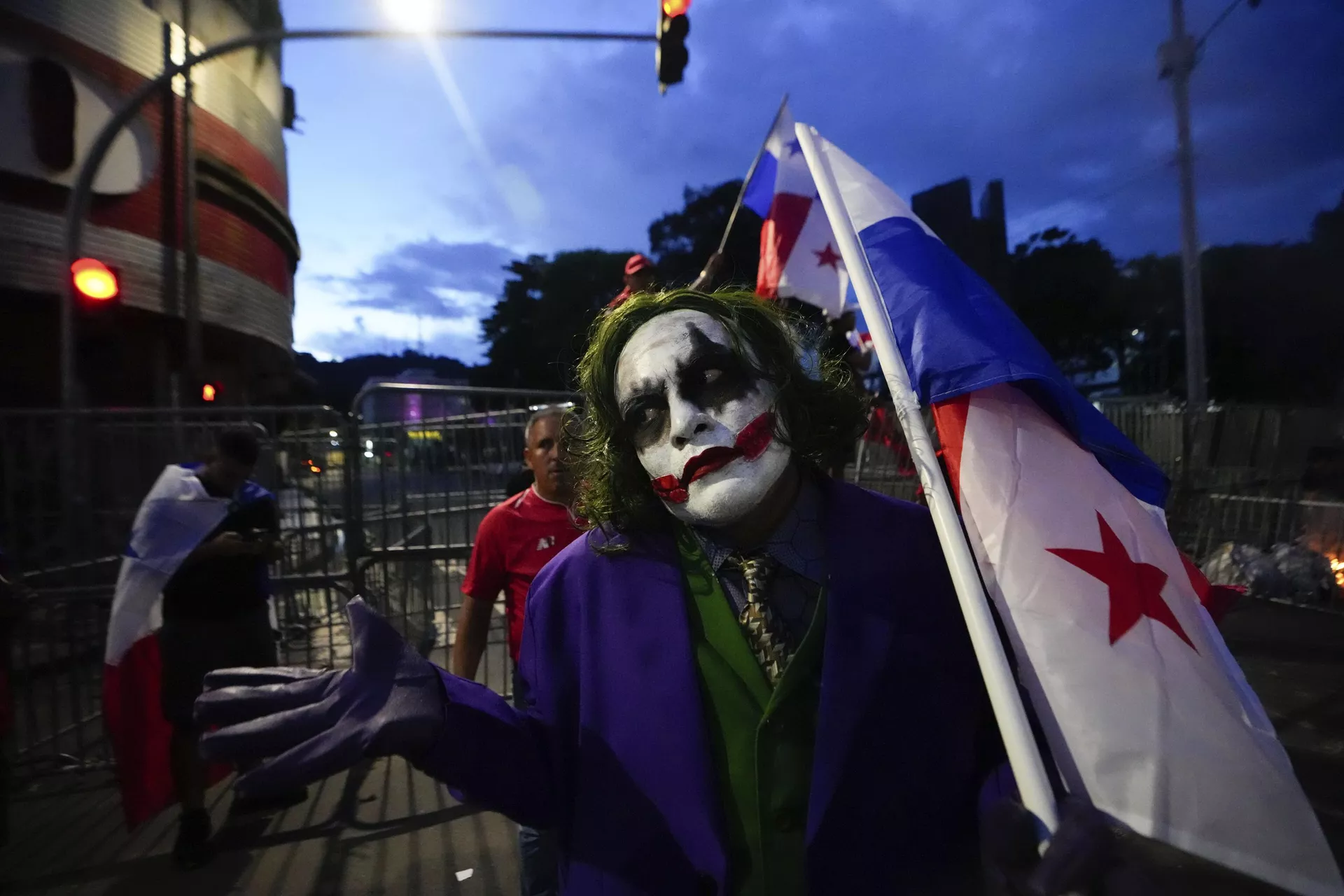 Manifestante no Panamá se veste de Coringa em protesto contra um contrato de mineração recentemente aprovado entre o governo e a empresa de mineração canadense First Quantum - Sputnik Brasil, 1920, 09.01.2025