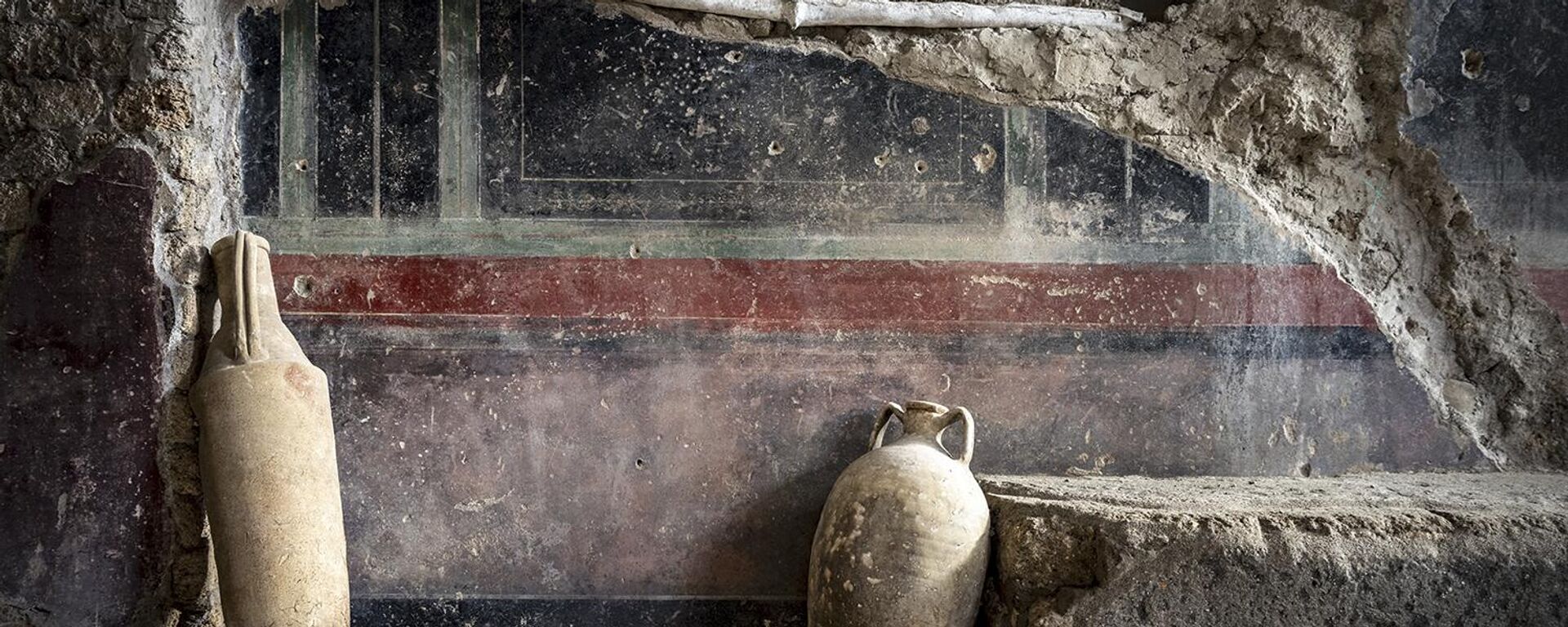 Banho privado recentemente descoberto no local de escavações arqueológicas em Pompeia - Sputnik Brasil, 1920, 09.11.2025