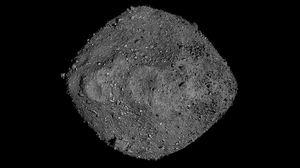 Esta imagem de Bennu é resultado de múltiplas observações feitas pela sonda espacial OSIRIS-REx da NASA, que esteve próxima do asteroide por mais de dois anos - Sputnik Brasil