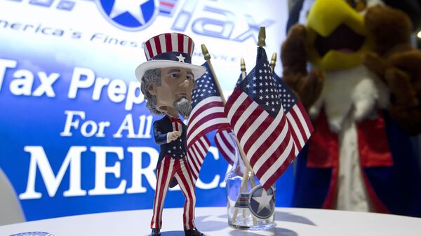 Um boneco retratando Tio Sam decorando um estande durante a Conferência de Ação Política Conservadora, CPAC 2019, em Oxon Hill, EUA - Sputnik Brasil