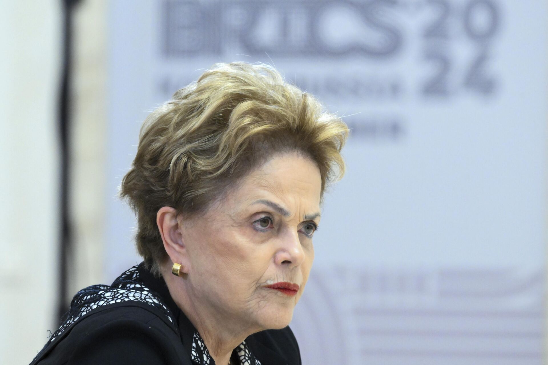 A presidente do Novo Banco de Desenvolvimento, Dilma Rousseff, participa de uma reunião com o presidente russo, Vladimir Putin, à margem da Cúpula do BRICS no Kremlin de Kazan, em Kazan, Rússia, 22 de outubro de 2024 - Sputnik Brasil, 1920, 14.02.2025