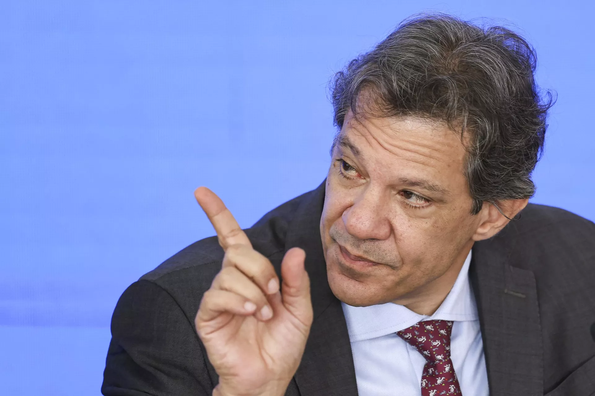 O ministro da Fazenda, Fernando Haddad, durante cerimônia que celebra um ano do programa Nova Indústria Brasil, no Palácio do Planalto, em Brasília, 12 de fevereiro de 2025 - Sputnik Brasil, 1920, 14.02.2025