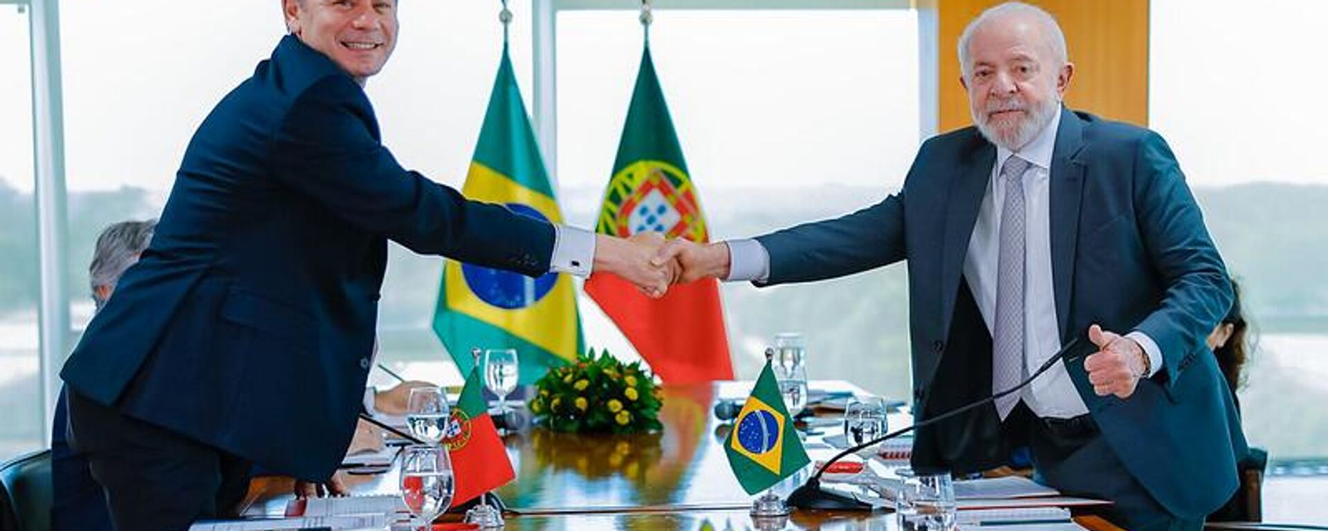 Primeiro-ministro de Portugal, Luís Montenegro durante reunião com o presidente Luiz Inácio Lula da Silva (PT). Brasília, 19 de fevereiro de 2025  - Sputnik Brasil, 1920, 20.02.2025