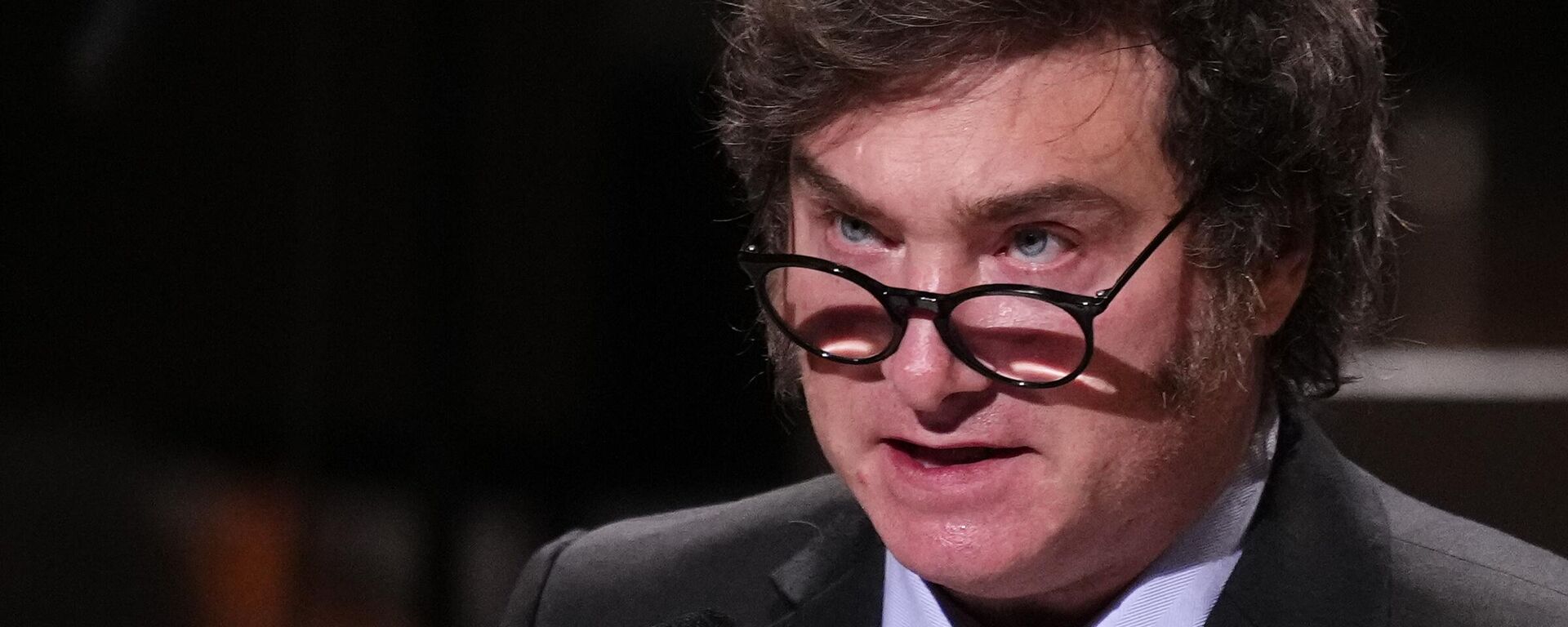 O presidente argentino Javier Milei discursa durante uma cerimônia para comemorar o Dia do Holocausto e do Heroísmo, em Buenos Aires, Argentina, 8 de maio de 2024 - Sputnik Brasil, 1920, 05.10.2025