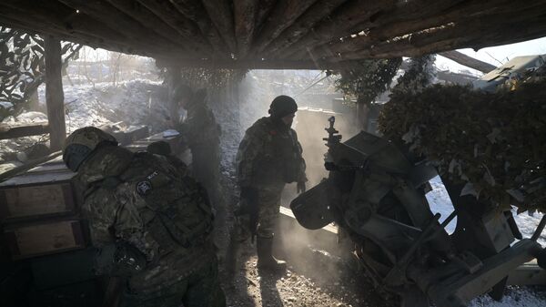 Equipe de um obuseiro D-30 do 25º Exército das Forças Armadas russas em ação na direção de Krasny Liman. Equipe de um obuseiro D-30 do 25º Exército das Forças Armadas russas em ação na direção de Krasny Liman. - Sputnik Brasil