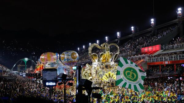 A escola de samba Imperatriz Leopoldinense, campeã do Grupo Especial com enredo sobre Lampião, faz o Desfile das Campeãs no Sambódromo da Marquês de Sapucaí. 2023 - Sputnik Brasil