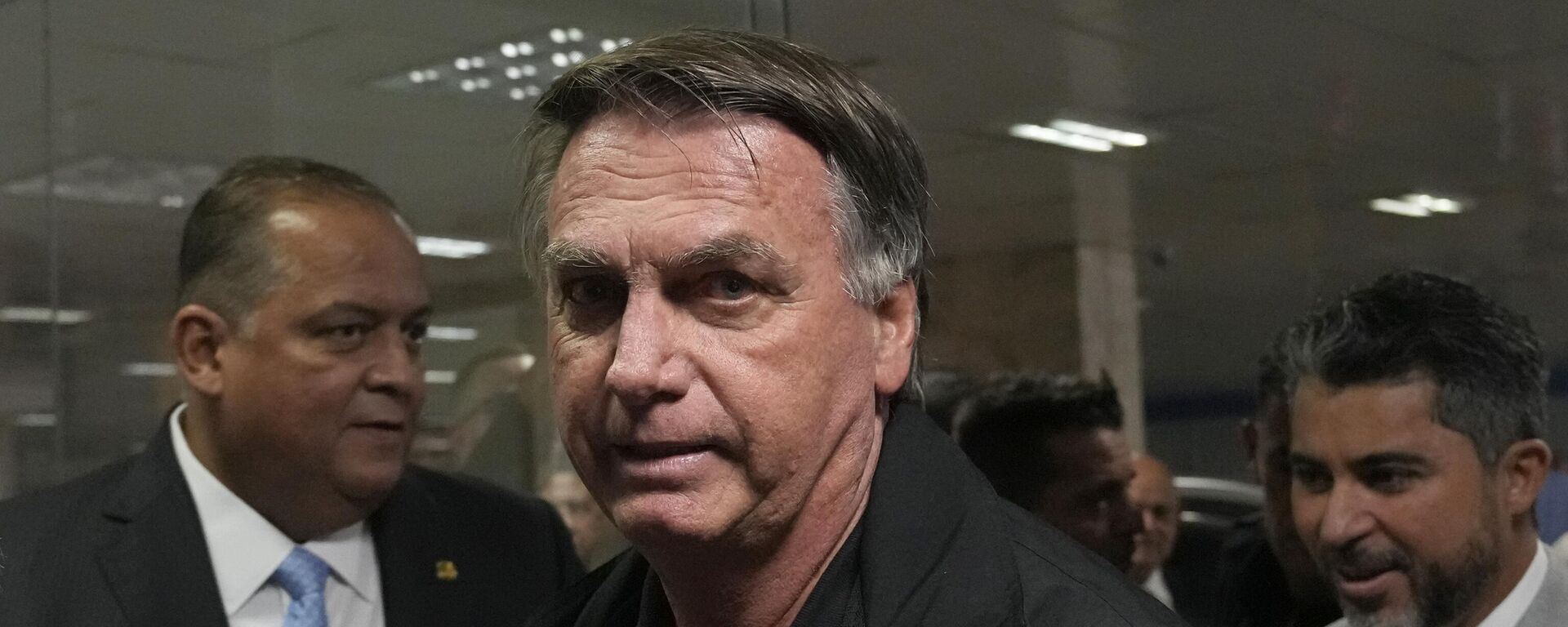 Jair Bolsonaro chega para um almoço com senadores de sua base de apoio, no prédio do Congresso, em Brasília (DF). Brasil, 18 de fevereiro de 2025 - Sputnik Brasil, 1920, 26.03.2025