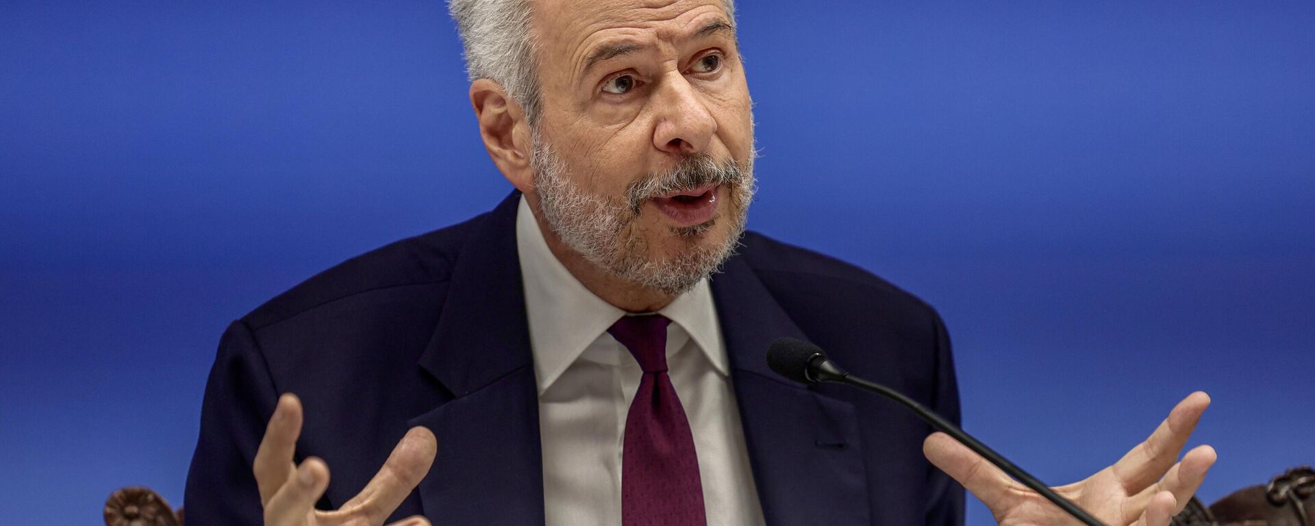 O secretário de Clima, Energia e Meio Ambiente do Ministério das Relações Exteriores e Presidente da COP30, Embaixador, André Corrêa do Lago fala durante o lançamento da Carta da Presidência da COP30, em 10 de março de 2025 - Sputnik Brasil, 1920, 13.10.2025