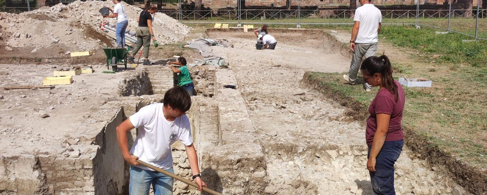 Arqueólogos descobriram um mikveh (banho ritual) e uma sinagoga raros de 1.600 anos em Ostia Antica, perto de Roma, Itália - Sputnik Brasil, 1920, 13.03.2025