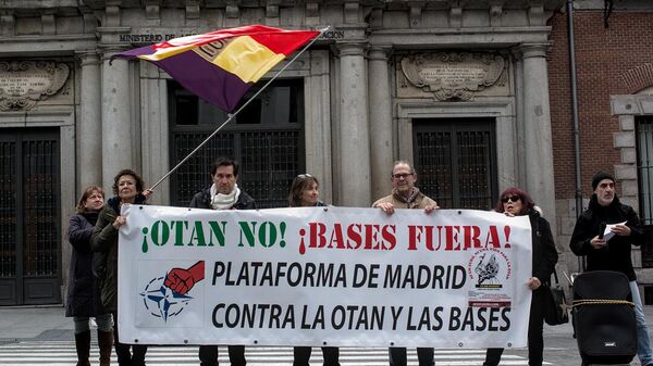 Protesto contra a OTAN e o gasto militar frente ao Ministério de Relações Exteriores da Espanha - Sputnik Brasil