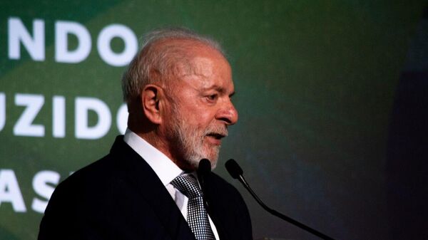 Luiz Inácio Lula da Silva, presidente do Brasil, discursa durante evento na fábrica da Toyota em Sorocaba. São Paulo, 18 de março de 2025 - Sputnik Brasil