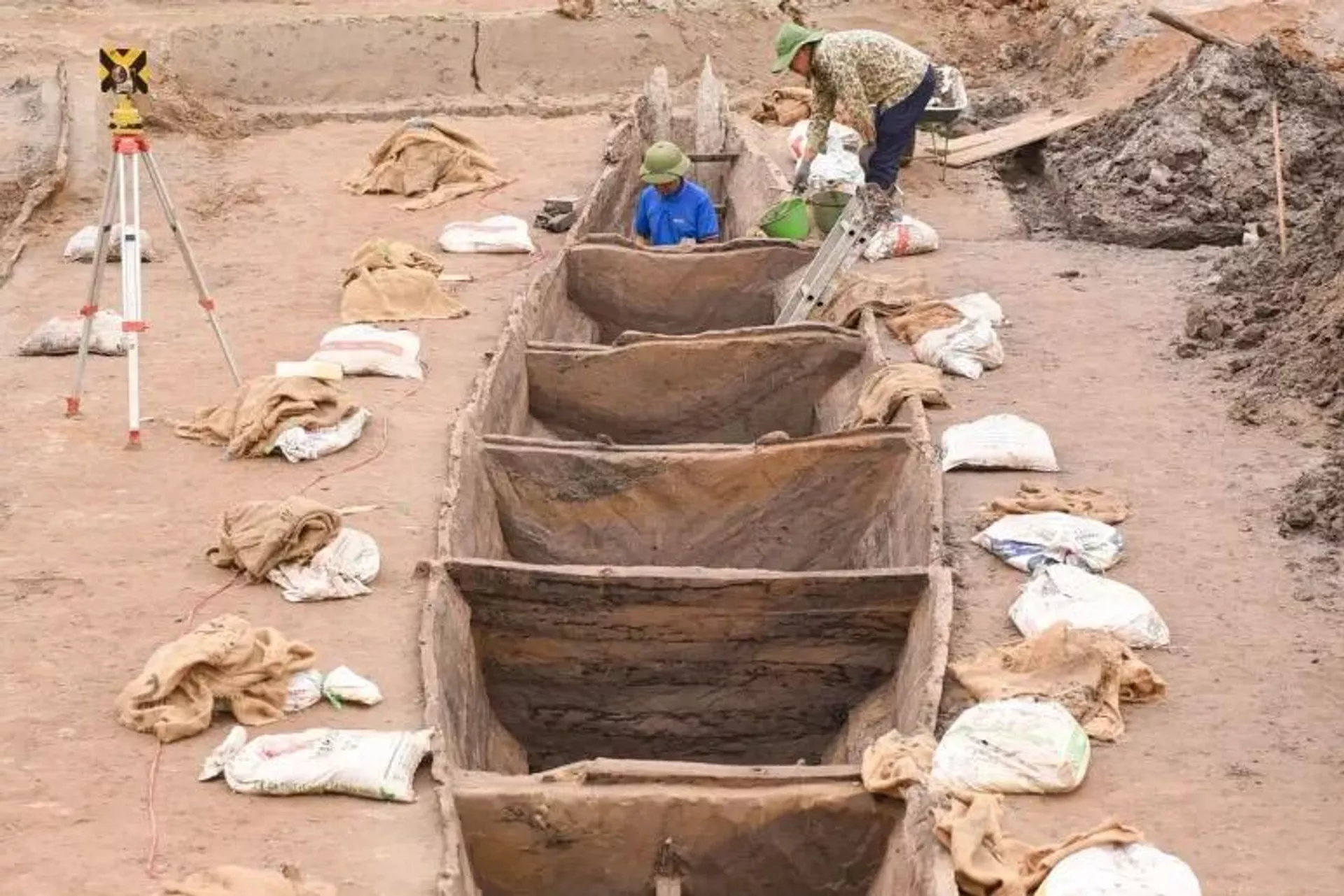 Embarcações de madeira preservadas descobertas na cidade vietnamita de Thuan Thanh - Sputnik Brasil, 1920, 19.03.2025