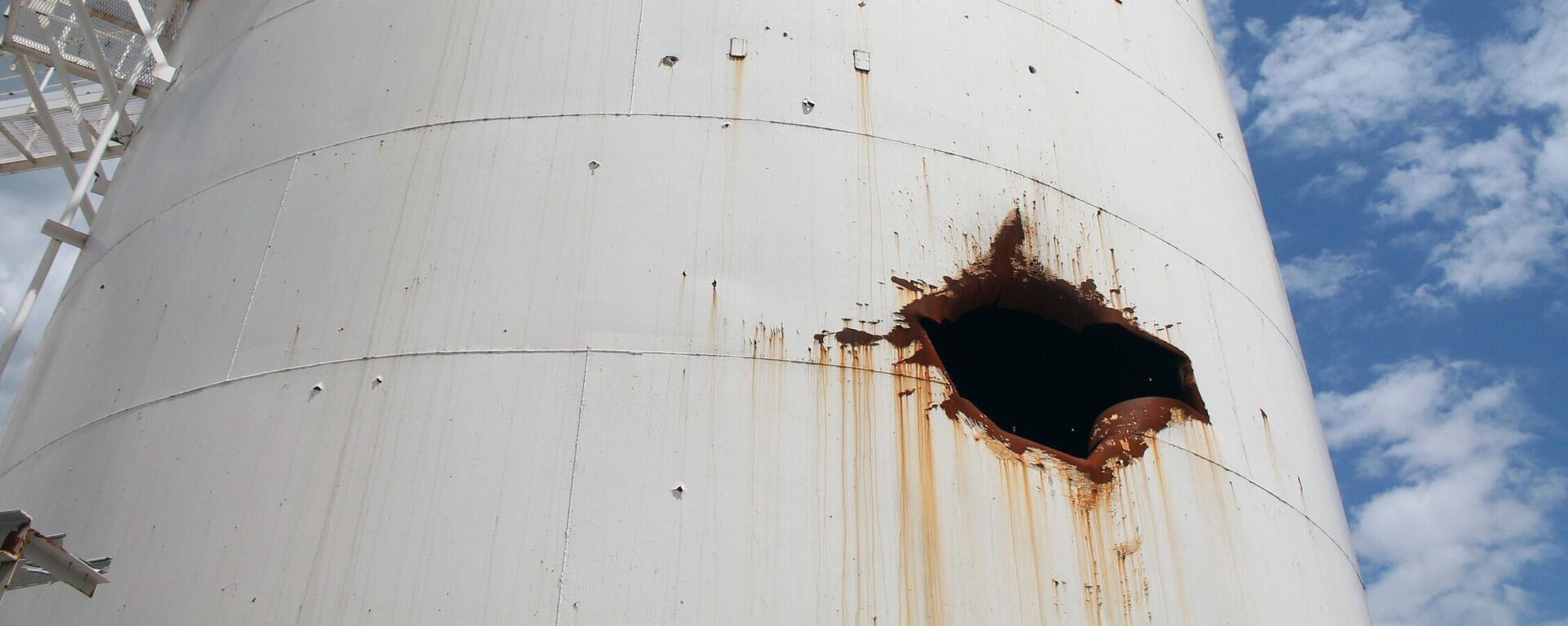 Consequências de um ataque a uma refinaria de petróleo - Sputnik Brasil, 1920, 13.03.2026