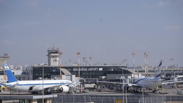 Dois aviões estacionados no Aeroporto Internacional Ben Gurion, perto de Tel Aviv, Israel, 2 de setembro de 2024 - Sputnik Brasil