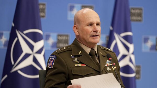 O comandante supremo aliado da Europa, general Christopher Cavoli, discursa em uma entrevista coletiva na sede da Organização do Tratado do Atlântico Norte (OTAN) em Bruxelas, 16 de janeiro de 2025 - Sputnik Brasil