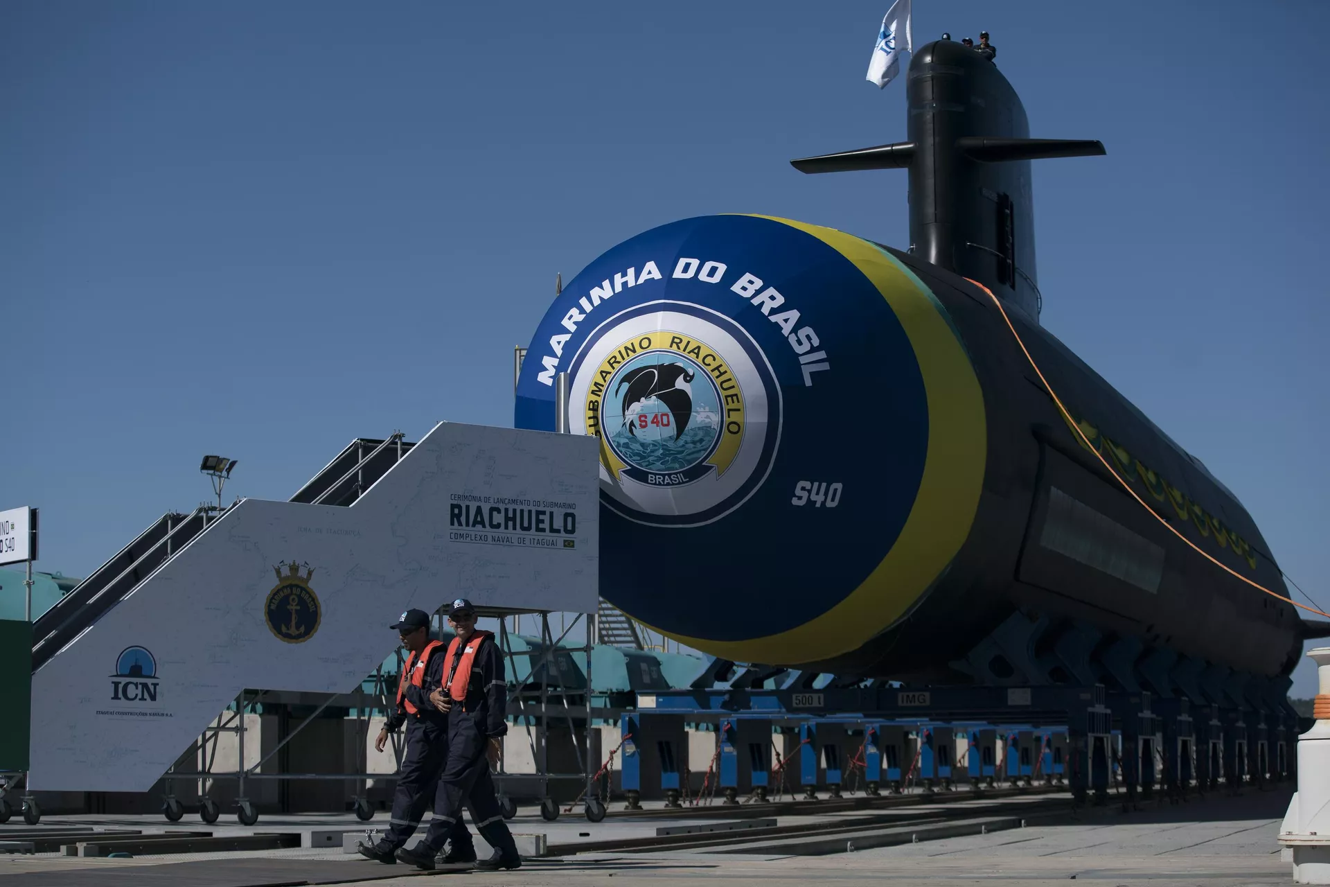 Trabalhadores preparam a cerimônia de lançamento do submarino Riachuelo no Complexo Naval de Itaguaí, Rio de Janeiro, 14 de dezembro de 2018 (foto de arquivo) - Sputnik Brasil, 1920, 04.04.2025
