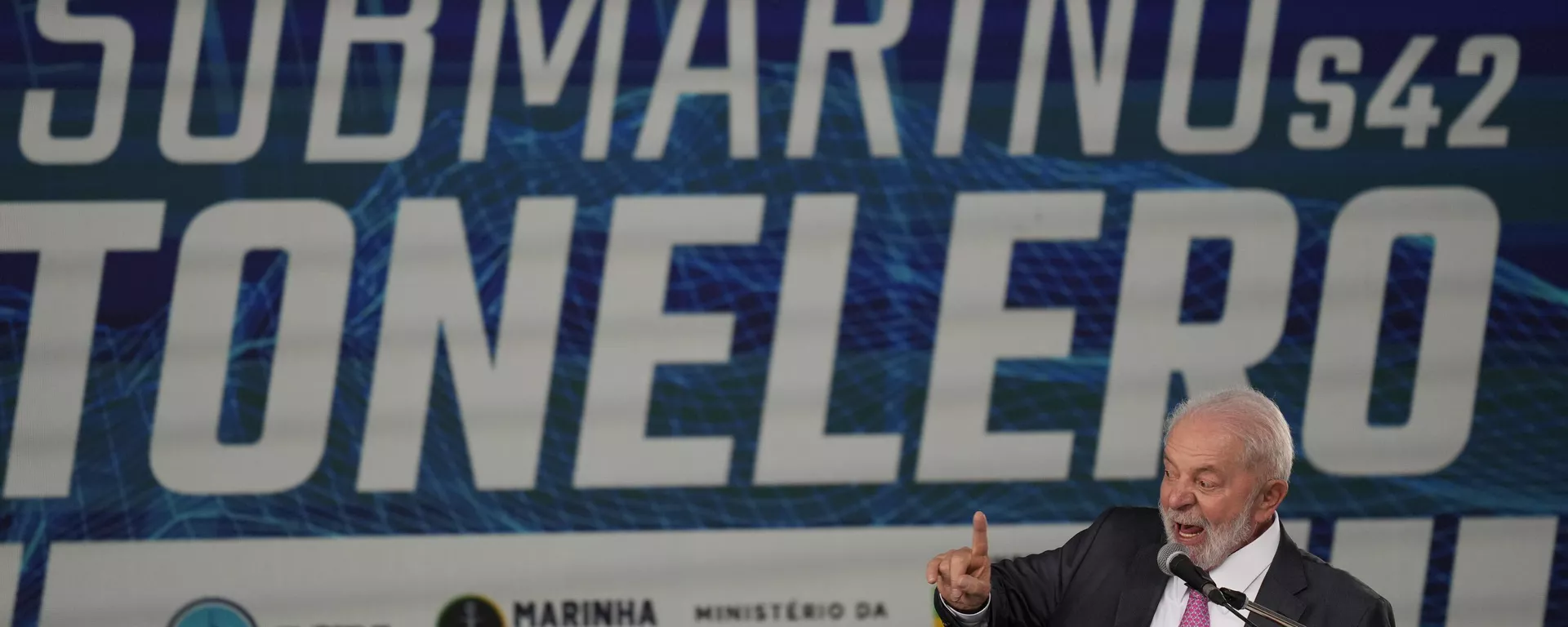 O presidente brasileiro Luiz Inácio Lula da Silva discursa durante a cerimônia de lançamento do submarino Tonelero, em Itaguaí, estado do Rio de Janeiro, 27 de março de 2024 - Sputnik Brasil, 1920, 04.04.2025