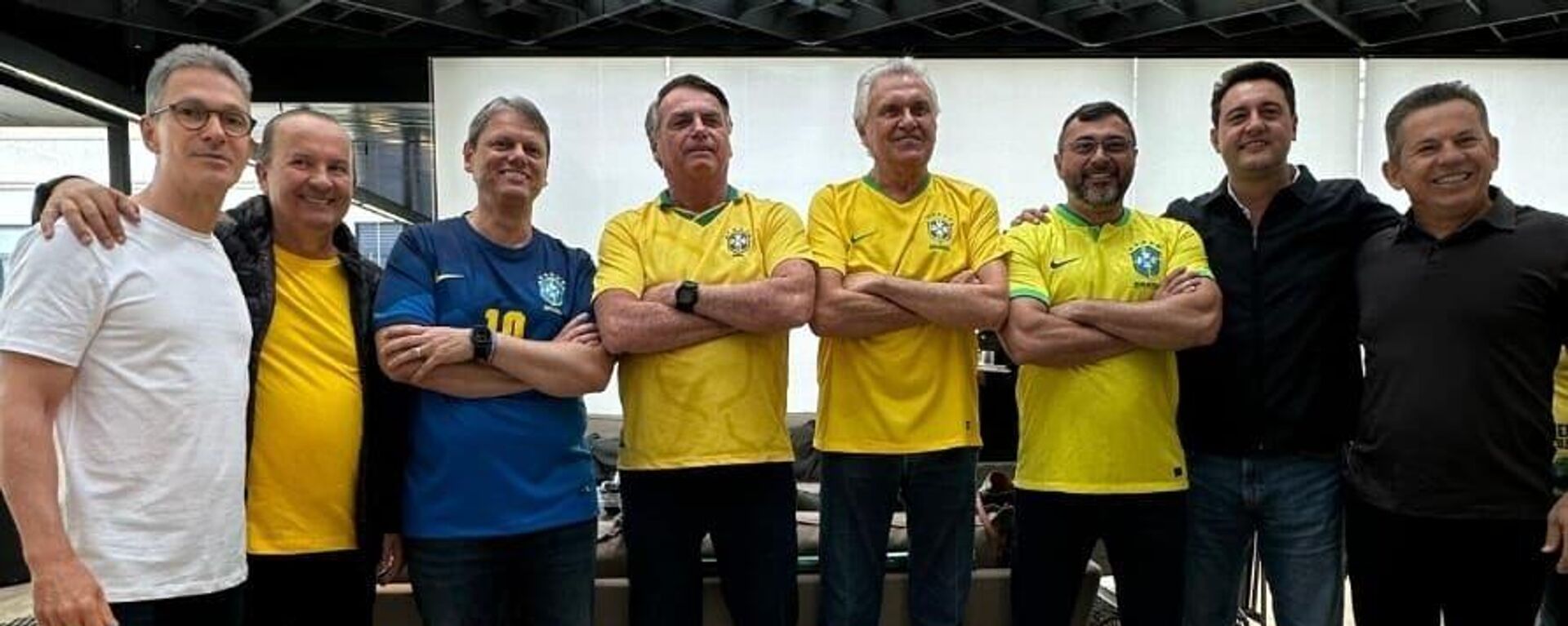 Bolsonaro se reúne com governadores de sete estados no Palácio Bandeirantes, em São Paulo. Brasil, 6 de abril de 2025 - Sputnik Brasil, 1920, 06.04.2025