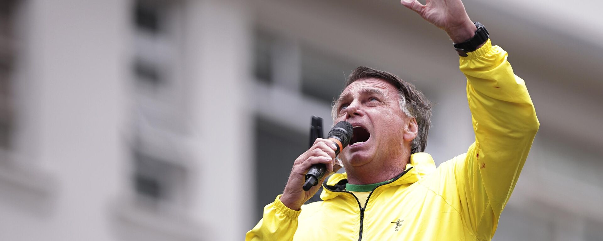 Jair Bolsonaro discursa durante uma manifestação exigindo anistia para os presos por tentativa de golpe de Estado, em São Paulo. Brasil, 6 de abril de 2025 - Sputnik Brasil, 1920, 06.04.2025
