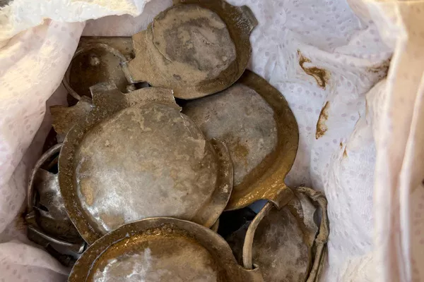 No detalhe, peças que compõem um cinto No detalhe, peças que compõem um cinto - Sputnik Brasil