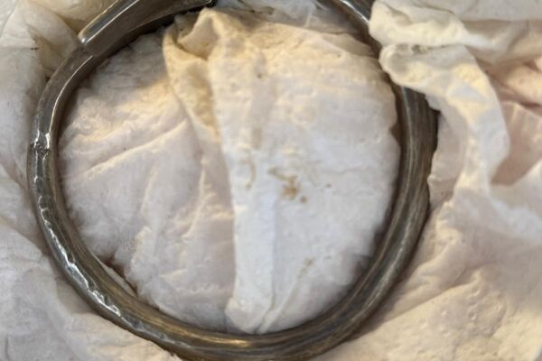 Em detalhe, um dos adornos de prata Em detalhe, um dos adornos de prata - Sputnik Brasil
