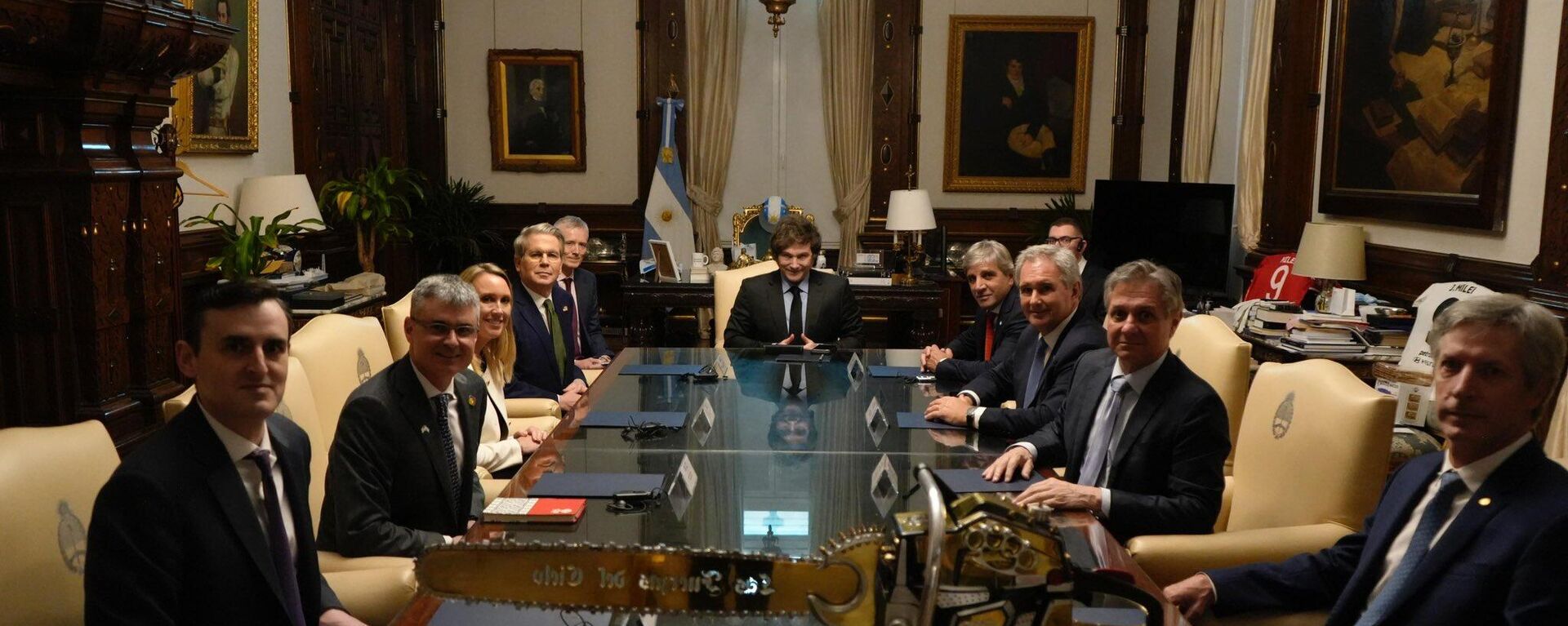 O presidente argentino, Javier Milei, recebe Scott Bessent, secretário do Tesouro dos EUA - Sputnik Brasil, 1920, 14.04.2025