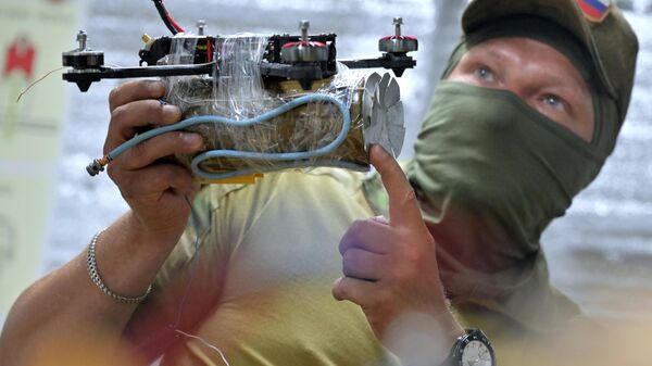 O treinamento dos operadores de drones russos O treinamento dos operadores de drones russos - Sputnik Brasil