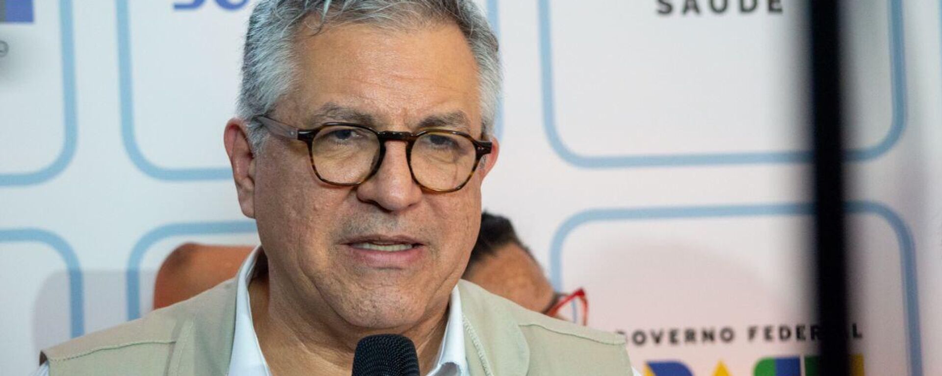 Ministro da Saúde, Alexandre Padilha durante evento de lava-pés realizado com o padre Júlio Lancellotti em São Paulo (SP),  em 17 de abril de 2025 - Sputnik Brasil, 1920, 30.11.2025