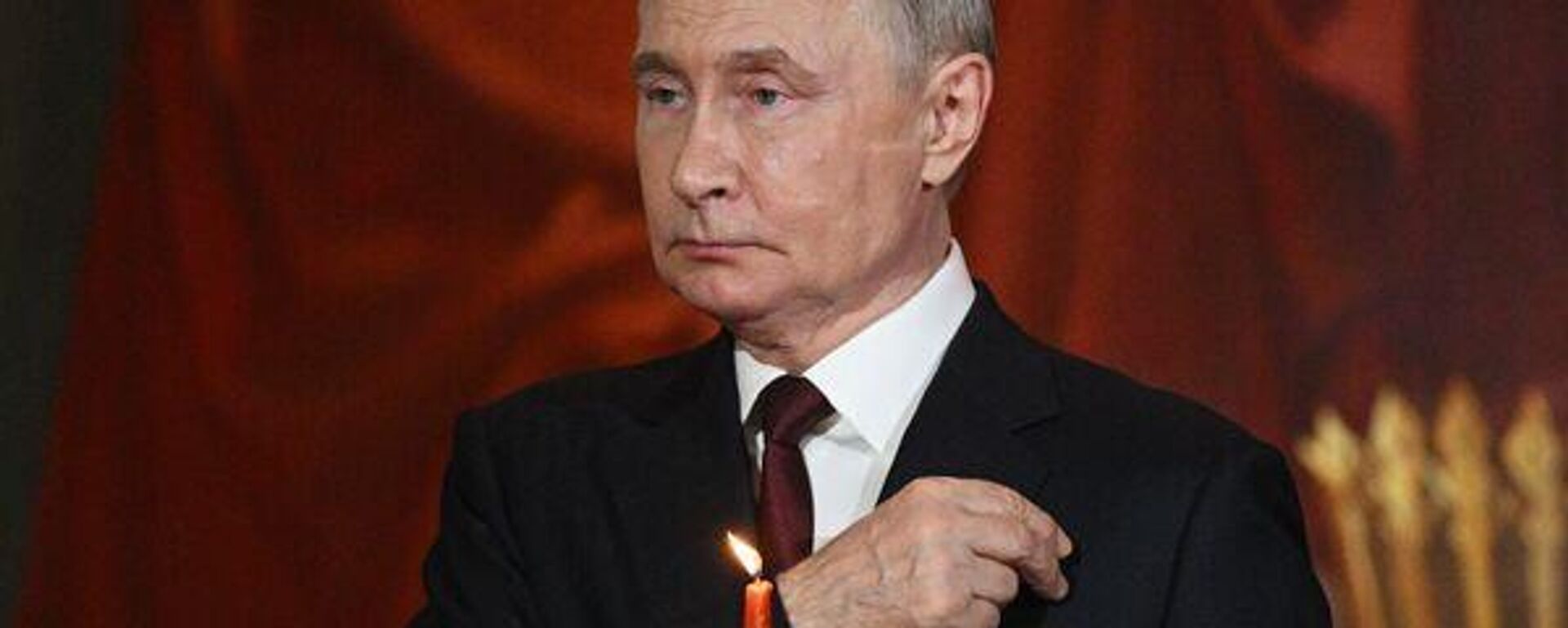 20 de abril de 2025. O presidente russo, Vladimir Putin, no culto de Páscoa na Catedral de Cristo Salvador, em Moscou. - Sputnik Brasil, 1920, 20.04.2025