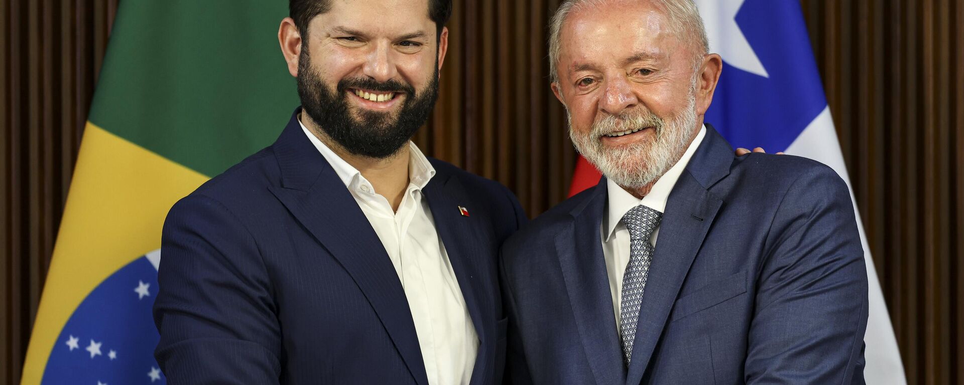 O presidente Luiz Inácio Lula da Silva e o presidente do Chile, Gabriel Boric, em encontro em Brasília - Sputnik Brasil, 1920, 22.04.2025