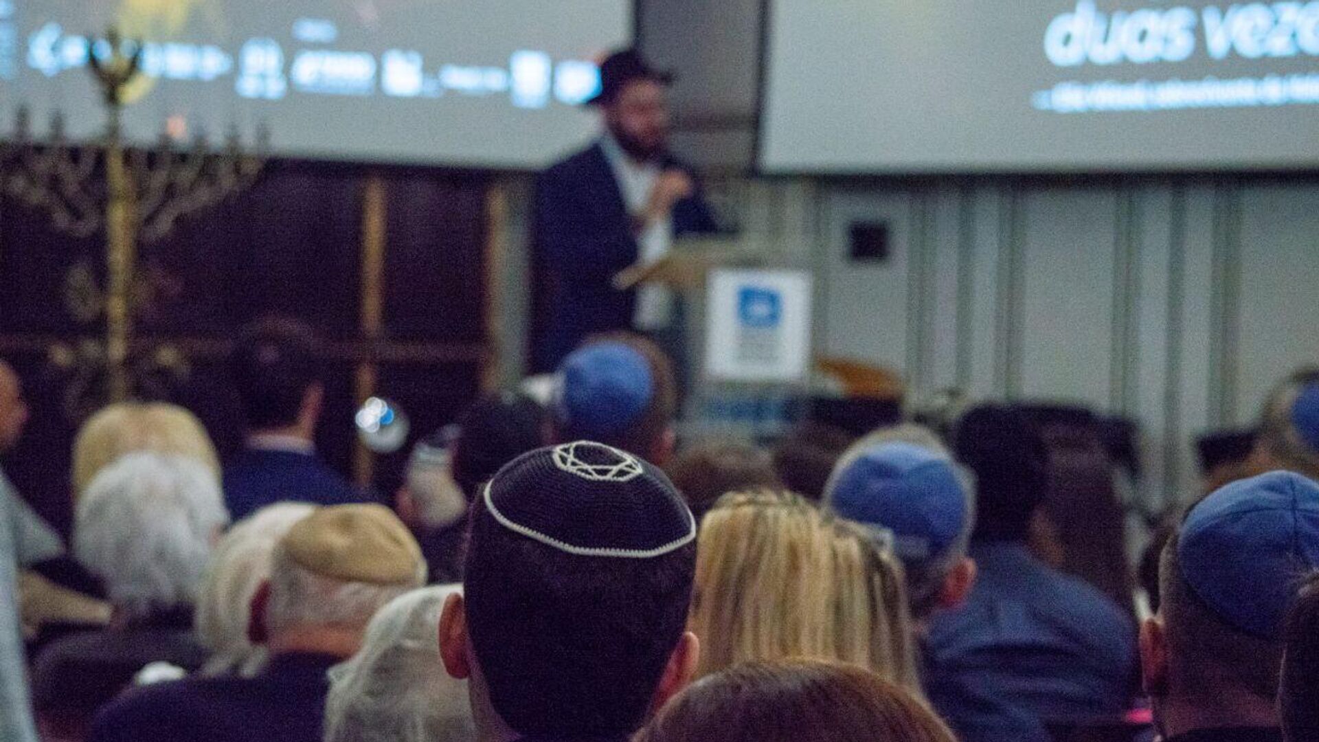 Comunidade Judaica de São Paulo realizou a cerimônia de Yom HaShoá, o Dia da Lembrança do Holocausto, em memória dos seis milhões de judeus assassinados pelo regime nazista. Comunidade Judaica de São Paulo realizou a cerimônia de Yom HaShoá, o Dia da Lembrança do Holocausto, em memória dos seis milhões de judeus assassinados pelo regime nazista. - Sputnik Brasil, 1920, 23.04.2025