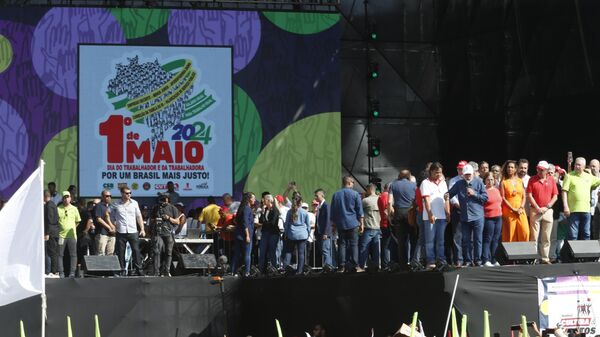 O presidente Luiz Inácio Lula da Silva participa do Ato das Centrais Sindicais do Dia do Trabalhador, em São Paulo (SP), em 1º de maio de 2024 - Sputnik Brasil