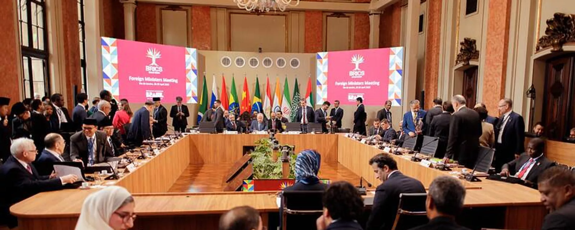 Reunião dos ministros das Relações Exteriores do BRICS no Palácio do Itamaraty. Rio de Janeiro, 28 de abril de 2025 - Sputnik Brasil, 1920, 29.04.2025