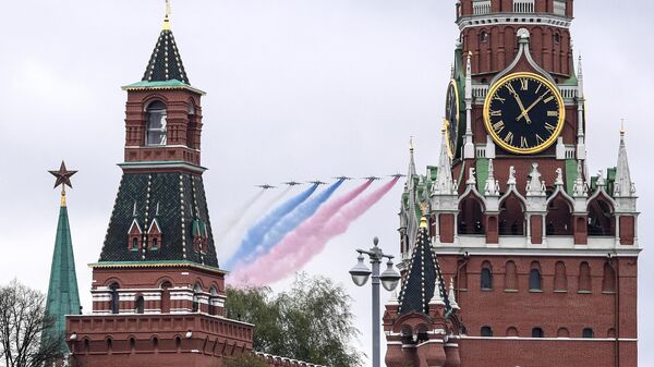 Aeronaves Su-25BM durante o desfile aéreo em Moscou em homenagem ao 76º aniversário da vitória na Grande Guerra pela Pátria. Rússia, 9 de maio de 2021 - Sputnik Brasil