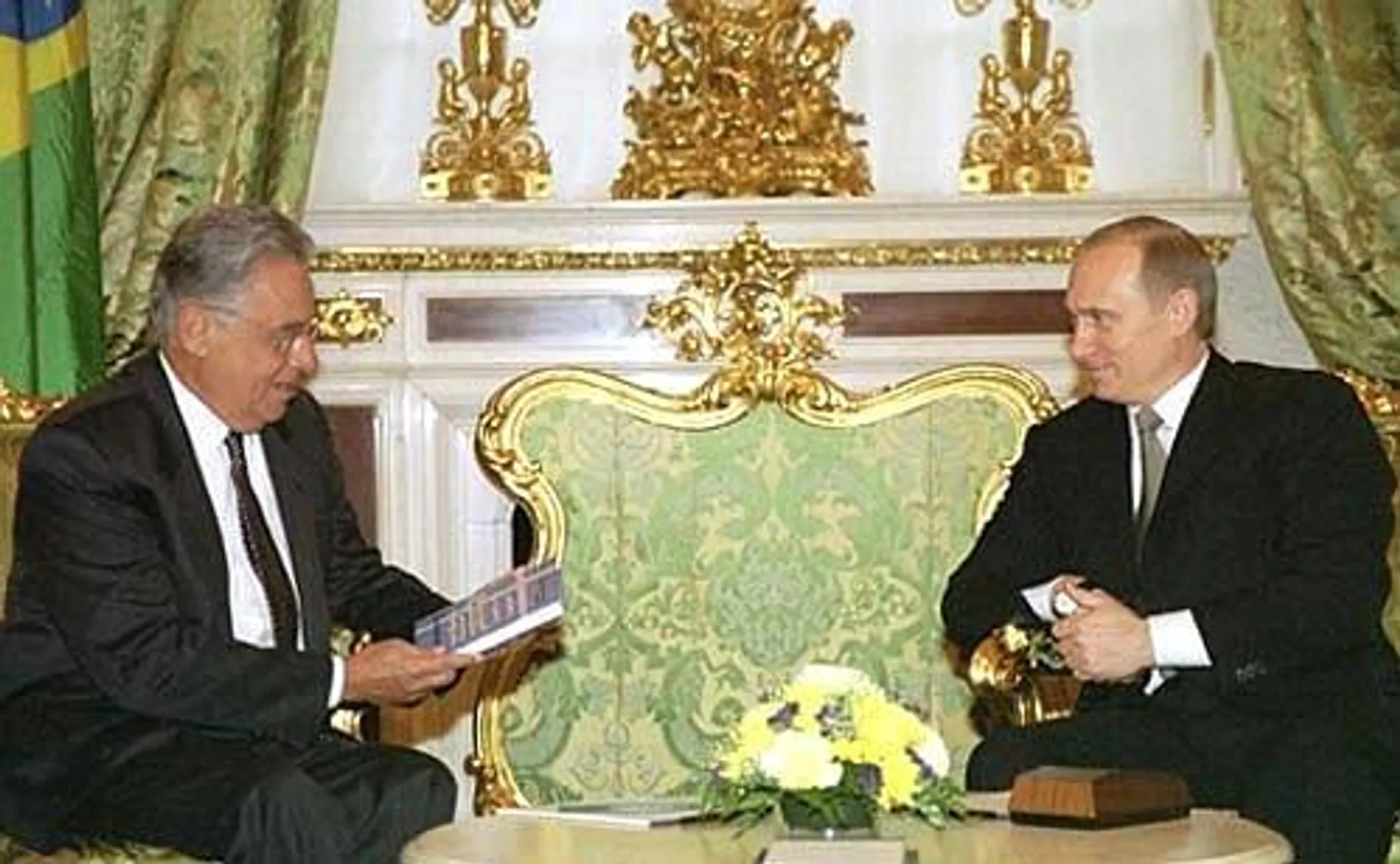 Fernando Henrique Cardoso reunido com Vladimir Putin, em Moscou. Rússia, 14 de janeiro de 2002 - Sputnik Brasil, 1920, 07.05.2025