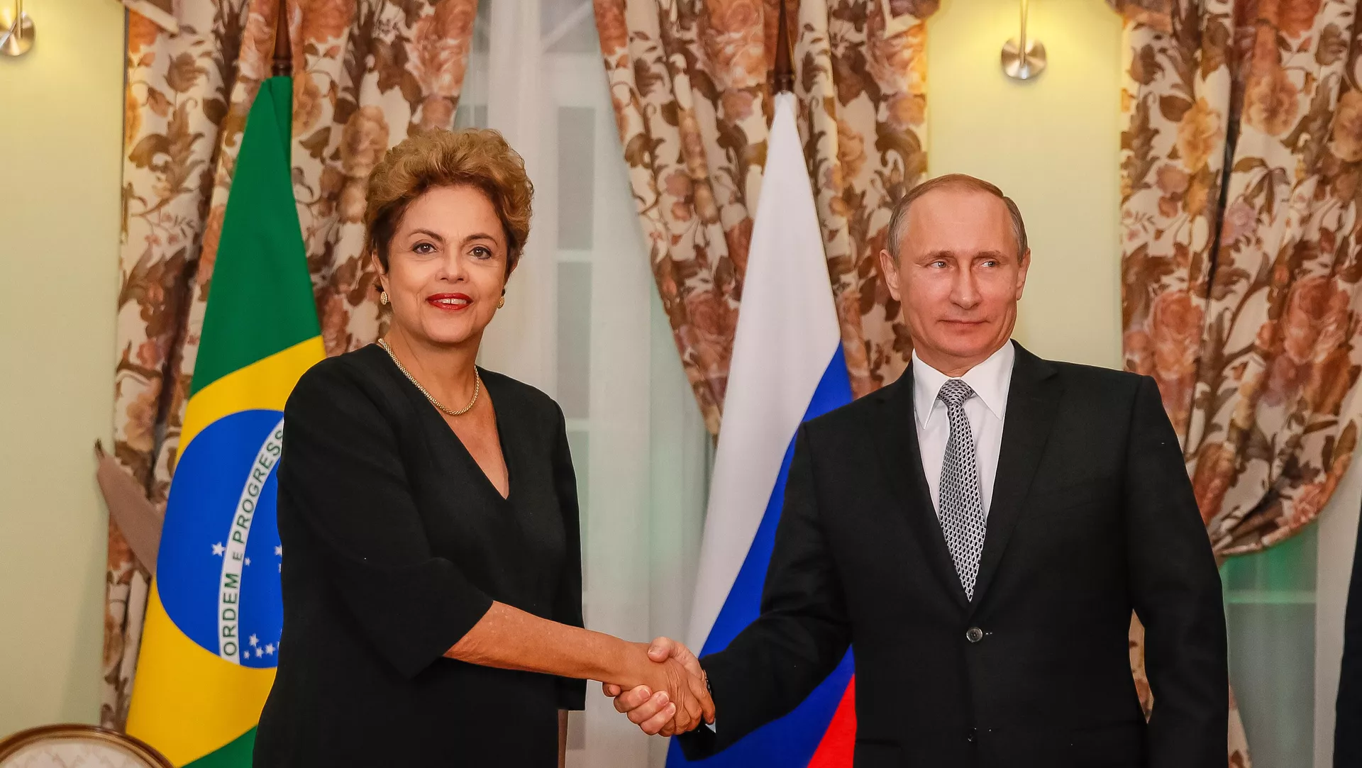 Dilma Rousseff em encontro com Vladimir Putin, em Ufá. Rússia, 8 de julho de 2015 - Sputnik Brasil, 1920, 07.05.2025