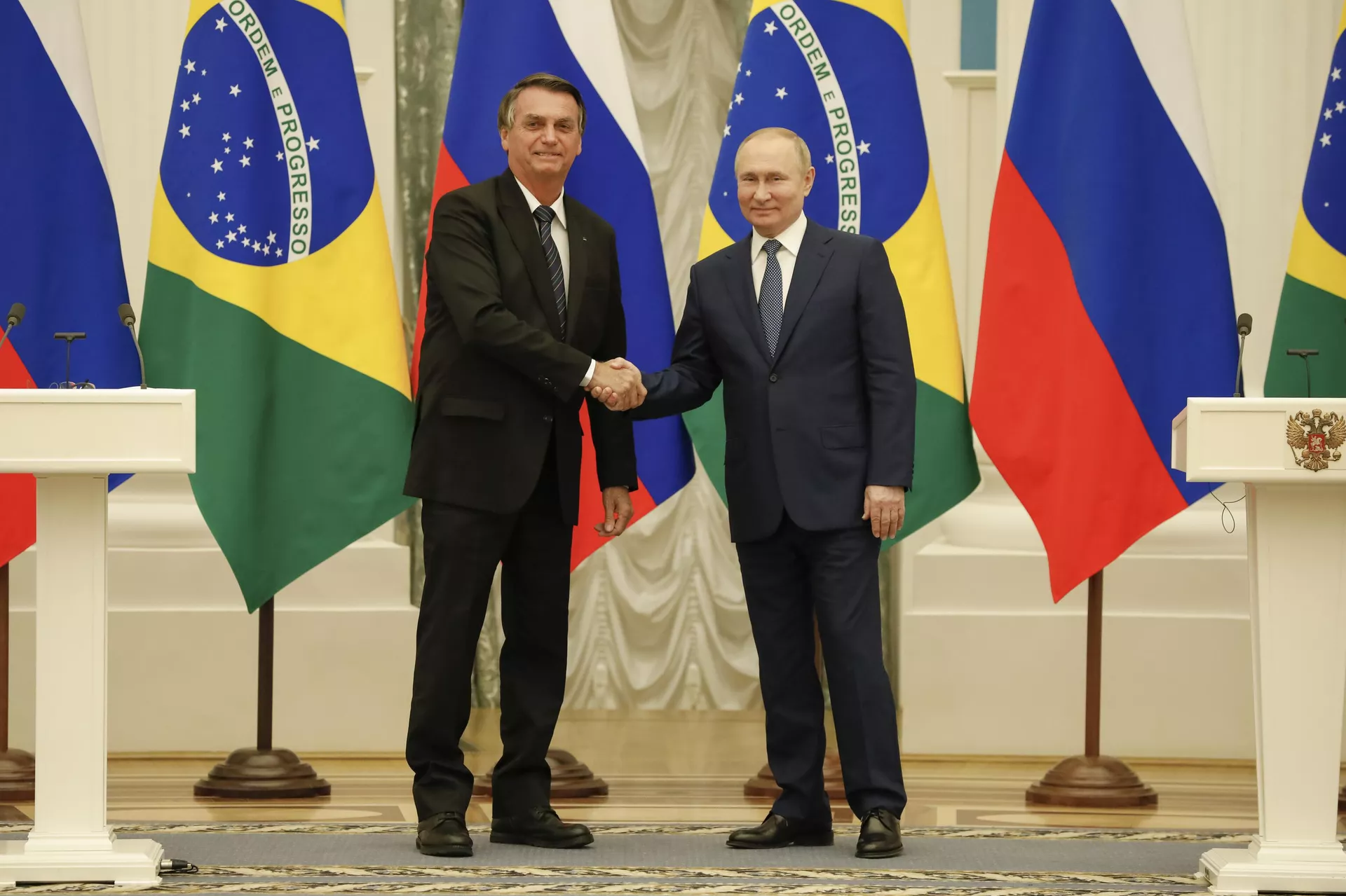 Jair Bolsonaro e Vladimir Putin durante declaração à Imprensa em Moscou. Rússia, 16 de fevereiro de 2022 - Sputnik Brasil, 1920, 07.05.2025