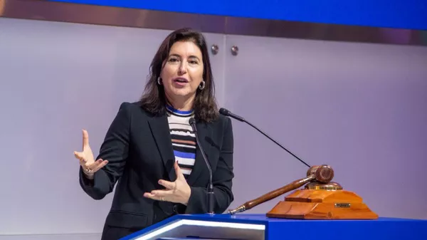 Ministra do Planejamento e Orçamento, Simone Tebet (MDB) discursa em evento na bolsa de valores B3, em São Paulo (SP), em 8 de maio de 2025 - Sputnik Brasil
