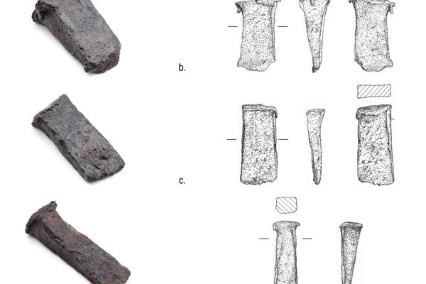 Conjunto de ferramentas para trabalhar a pedra descobertas em uma pedreira pré-romana em Magura Calanului, Romênia - Sputnik Brasil