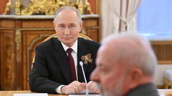 Presidentes do Brasil e da Rússia, Luis Inácio Lula da Silva e Vladimir Putin se encontram para reunião bilateral em Moscou, Rússia, em 9 de maio de 2025 - Sputnik Brasil