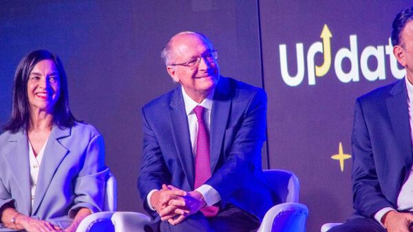 O vice-presidente e presidente em exercício, Geraldo Alckmin, durante evento em São Paulo (SP) com representantes do setor supermercadista, em 12 de maio de 2025 - Sputnik Brasil