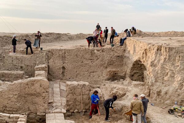 Trabalhos de escavação na antiga cidade de Nínive, no Iraque - Sputnik Brasil