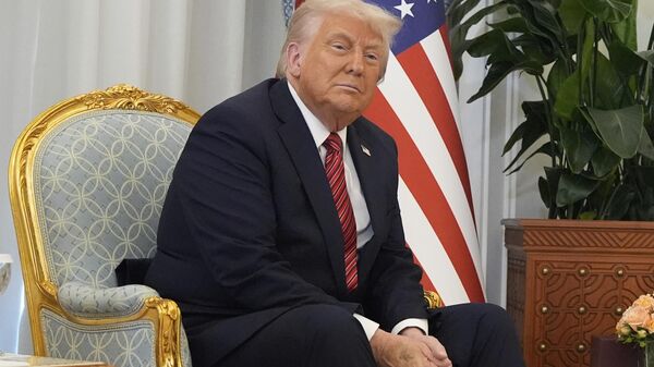 O presidente dos EUA, Donald Trump, e o emir do Catar, sheik Tamim bin Hamad al-Thani, encontram-se no Amiri Diwan. Doha, Catar, 14 de maio de 2025 - Sputnik Brasil