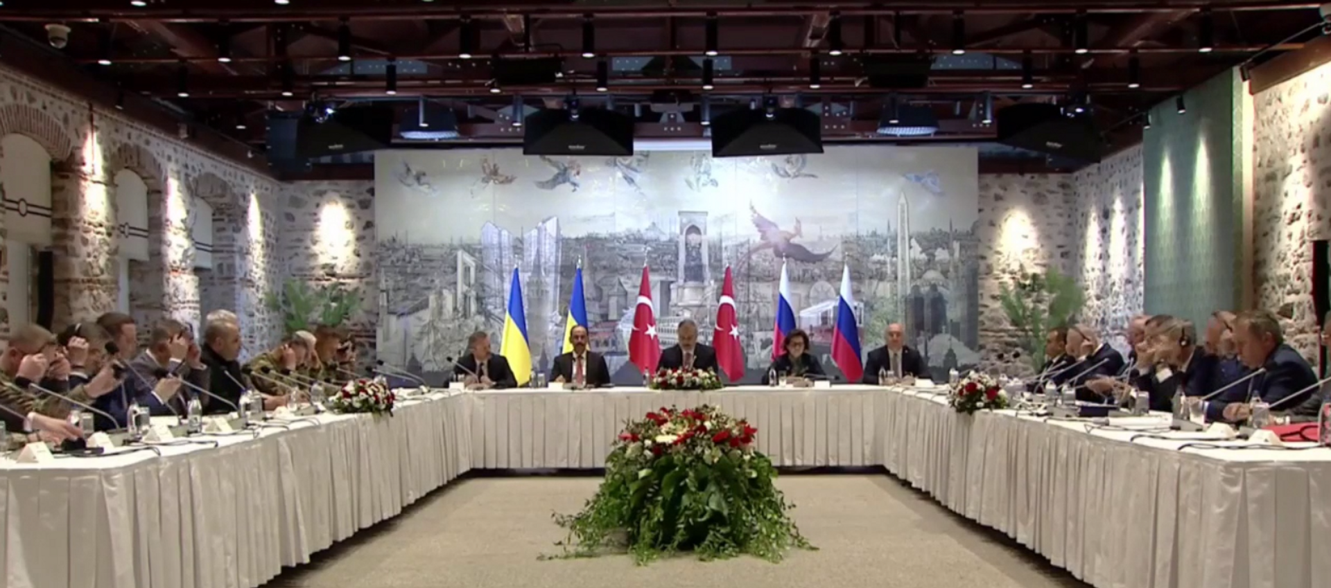 Início das negociações entre representantes da Rússia, Ucrânia e Turquia em Istambul Início das negociações entre representantes da Rússia, Ucrânia e Turquia em Istambul