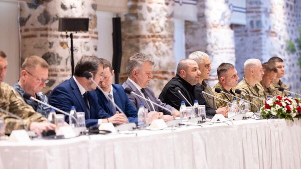 Delegação ucraniana durante negociações com a Rússia em Istanbul - Sputnik Brasil